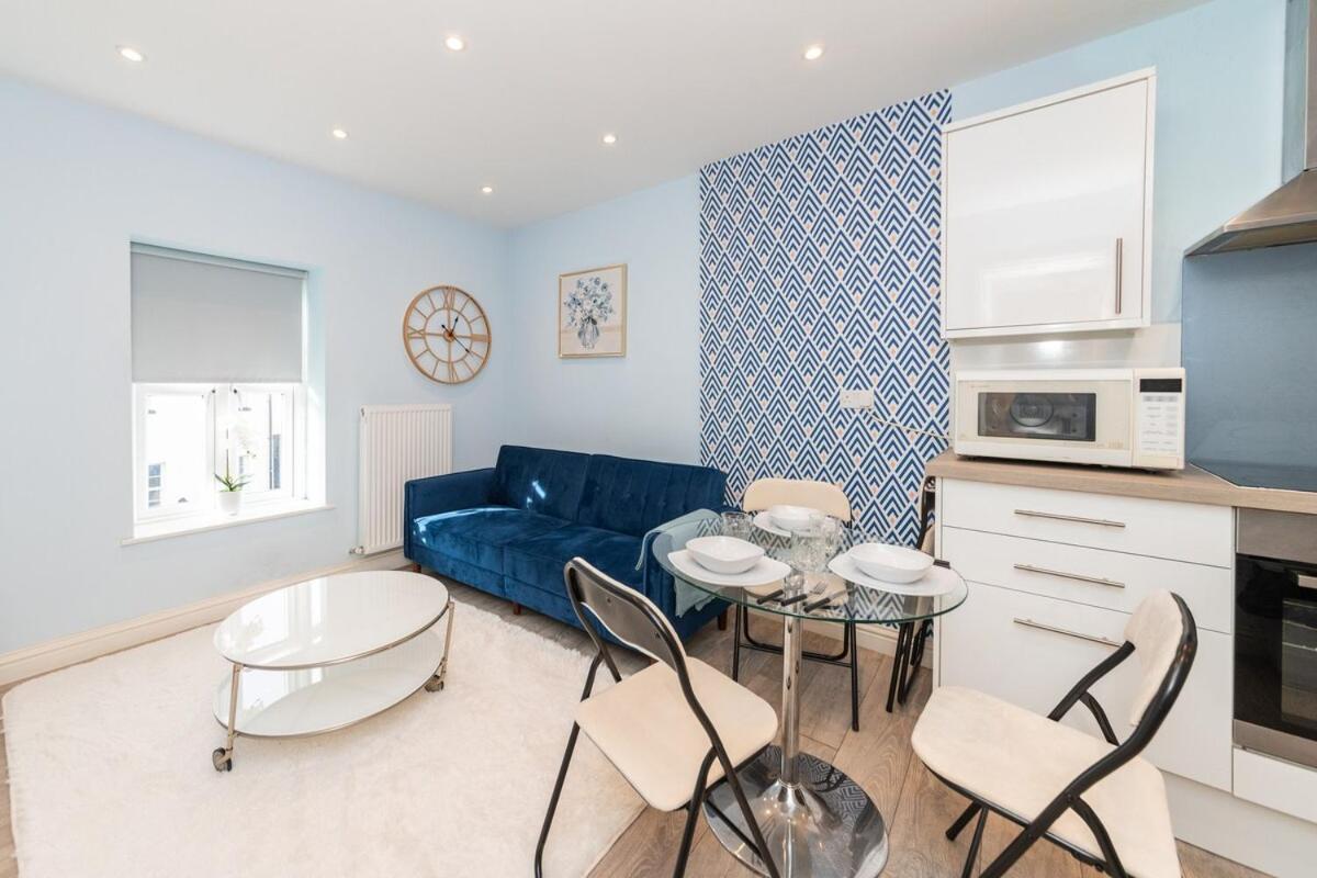 Large Groups 12 Beds Whole Building Holiday home