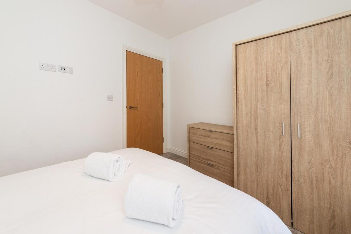 Large Groups 12 Beds Whole Building Holiday home *